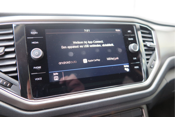 Volkswagen T-Roc 1.0 TSI 85kw 116pk Style Led, Virtual Cockpit, LMV, Camera , Trekhaak afneembaar, DAB+ ,Navigatie via Carplay, PDC etc.
