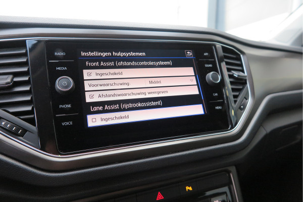 Volkswagen T-Roc 1.0 TSI 85kw 116pk Style Led, Virtual Cockpit, LMV, Camera , Trekhaak afneembaar, DAB+ ,Navigatie via Carplay, PDC etc.