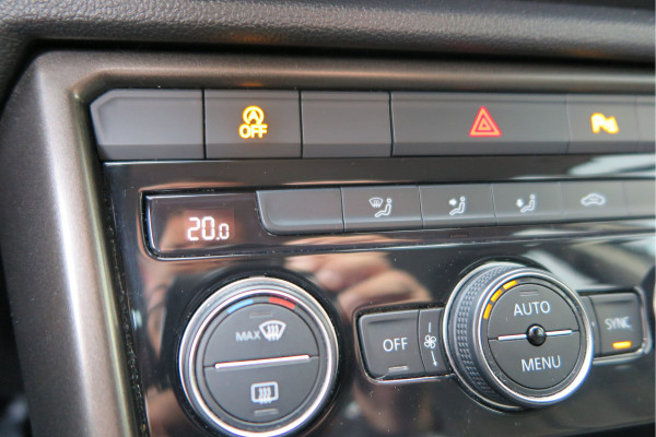 Volkswagen T-Roc 1.0 TSI 85kw 116pk Style Led, Virtual Cockpit, LMV, Camera , Trekhaak afneembaar, DAB+ ,Navigatie via Carplay, PDC etc.