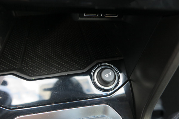 Volkswagen T-Roc 1.0 TSI 85kw 116pk Style Led, Virtual Cockpit, LMV, Camera , Trekhaak afneembaar, DAB+ ,Navigatie via Carplay, PDC etc.