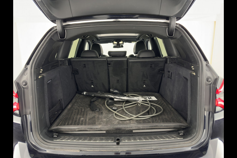 BMW iX3 M-Pack High Executive 80 kWh [3-Fase-11kW] {SoH-99%} (INCL-BTW) Aut. *PANO | LEATHER | ADAPTIVE-CRUISE | FULL-LED | HARMAN/KARDON-AUDIO | BLINDSPOT | DIGI-COCKPIT | HEATED-SPORTSEATS | CAMERA | DAB+ | NAVI-FULLMAP | TOWBAR | 20''ALU*