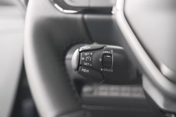 Peugeot 208 1.2 Hybrid 110 e-DCS6 Business | Direct Leverbaar | Apple Carplay | Parkeersensoren