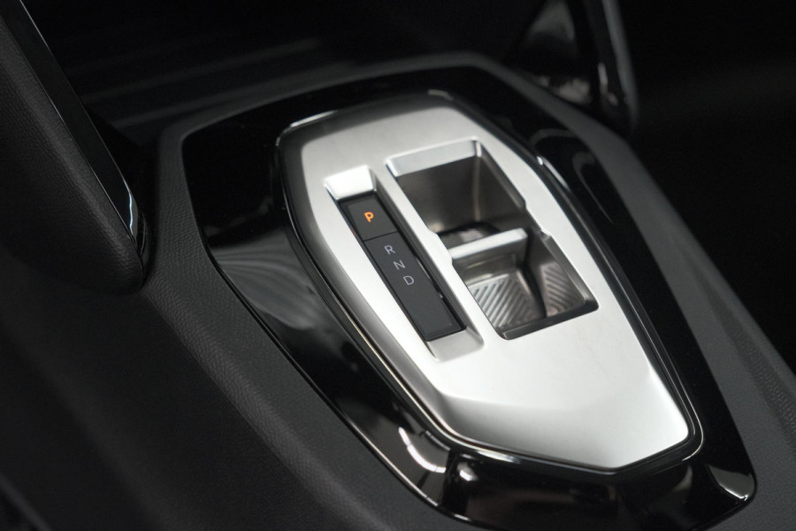 Peugeot 208 1.2 Hybrid 110 e-DCS6 Business | Direct Leverbaar | Apple Carplay | Parkeersensoren