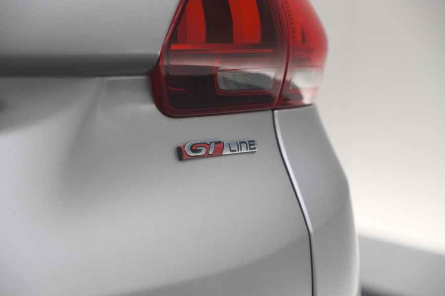 Peugeot 2008 PureTech 110 EAT6 GT-Line | Trekhaak | Panoramadak | Apple Carplay | Parkeersensoren