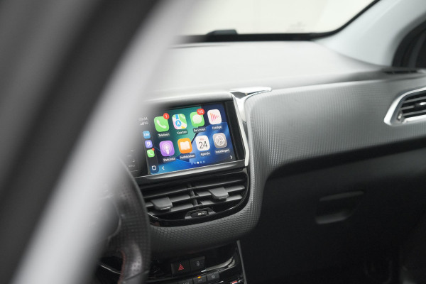 Peugeot 2008 PureTech 110 EAT6 GT-Line | Trekhaak | Panoramadak | Apple Carplay | Parkeersensoren