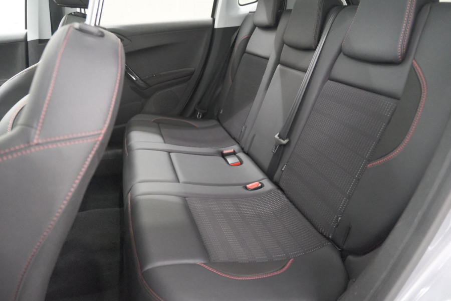 Peugeot 2008 PureTech 110 EAT6 GT-Line | Trekhaak | Panoramadak | Apple Carplay | Parkeersensoren
