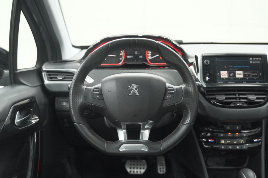 Peugeot 2008 PureTech 110 EAT6 GT-Line | Trekhaak | Panoramadak | Apple Carplay | Parkeersensoren