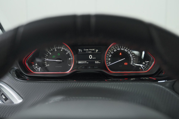 Peugeot 2008 PureTech 110 EAT6 GT-Line | Trekhaak | Panoramadak | Apple Carplay | Parkeersensoren