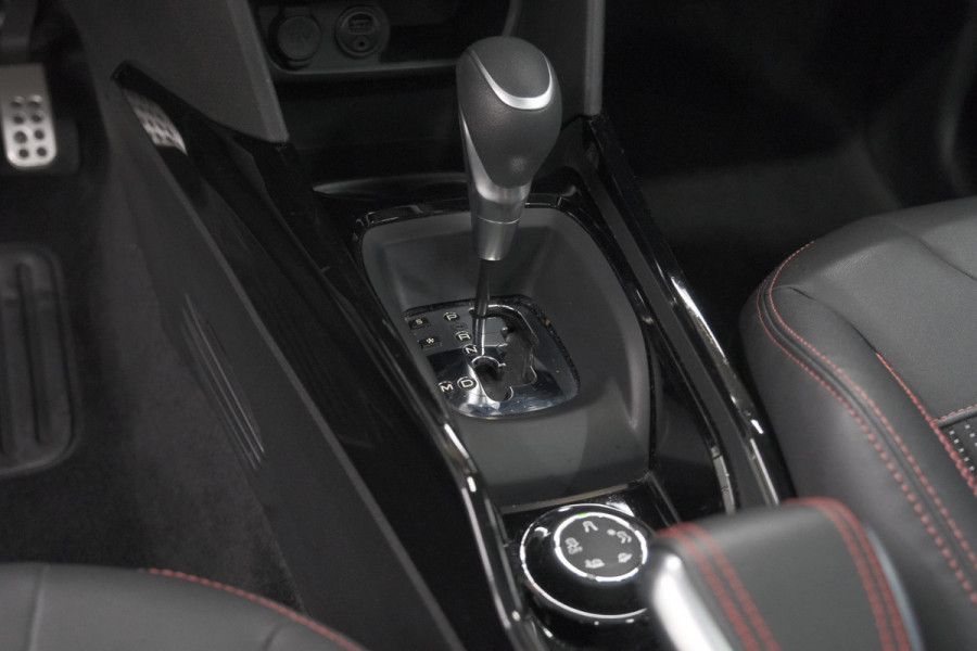 Peugeot 2008 PureTech 110 EAT6 GT-Line | Trekhaak | Panoramadak | Apple Carplay | Parkeersensoren