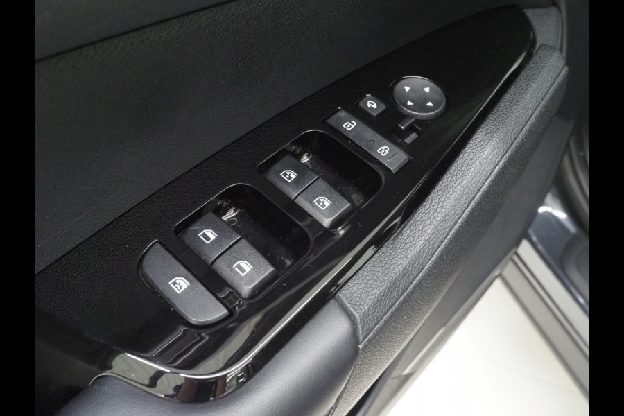 Kia Sportage 1.6 T-GDi Plug-in Hybrid AWD | Adaptive Cruise | Camera | DAB | Virtual | PDC | LED | Carplay