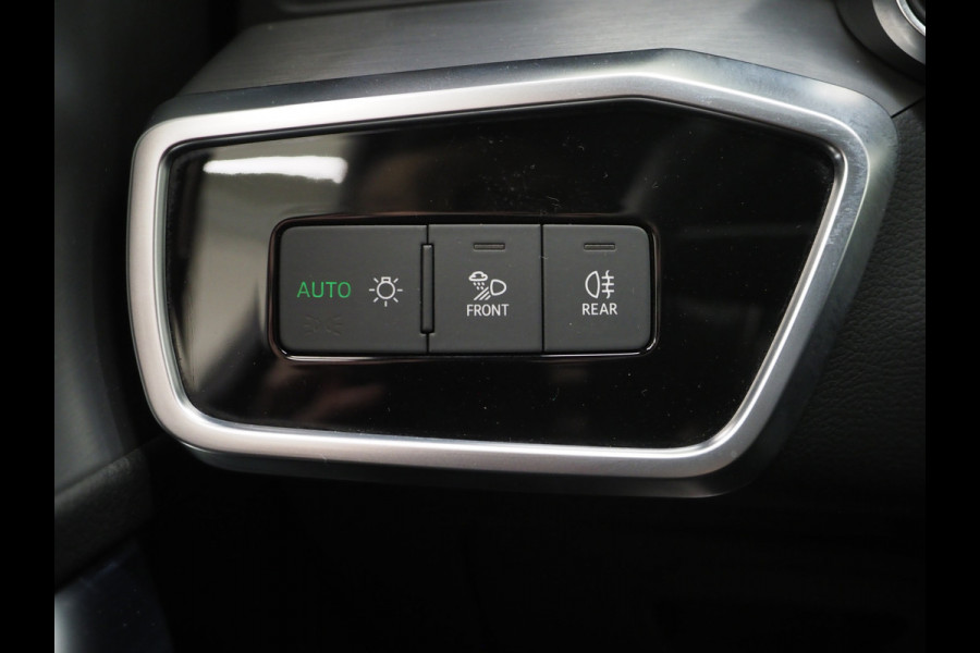 Audi A6 Avant 55 TFSI e quattro Competition | Leder/Alcantara | Memory | Cruise | PDC | Donkere Hemel | Sportstuur | Carplay