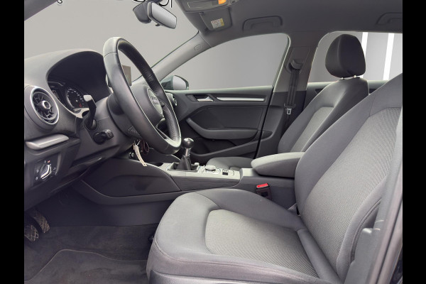 Audi A3 Sportback 30 TFSI | Navi | Airco (automatisch) | Parksenors V+A | 19" Velg | Cruise Control |
