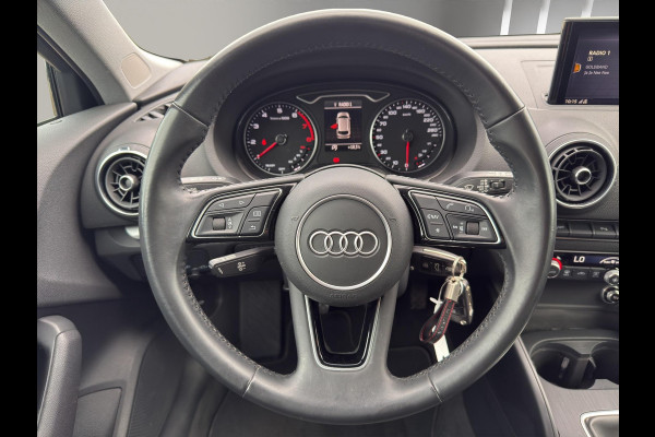 Audi A3 Sportback 30 TFSI | Navi | Airco (automatisch) | Parksenors V+A | 19" Velg | Cruise Control |