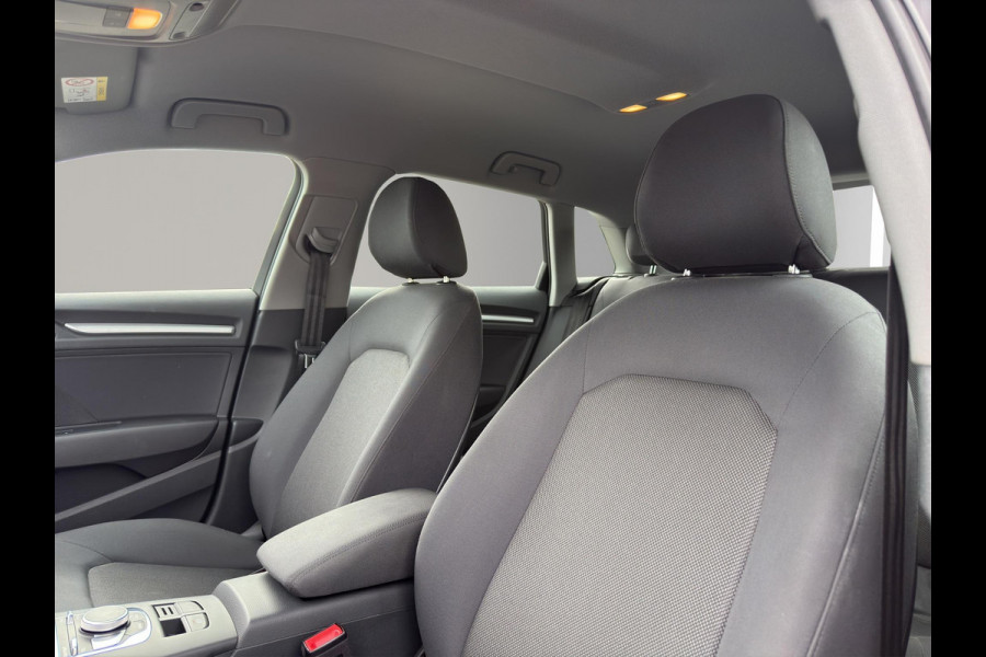 Audi A3 Sportback 30 TFSI | Navi | Airco (automatisch) | Parksenors V+A | 19" Velg | Cruise Control |