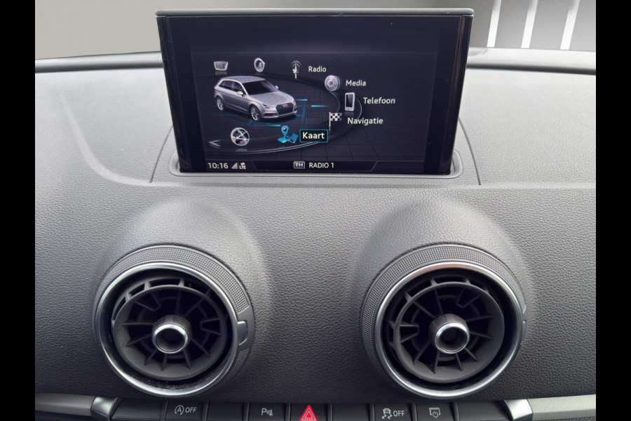 Audi A3 Sportback 30 TFSI | Navi | Airco (automatisch) | Parksenors V+A | 19" Velg | Cruise Control |