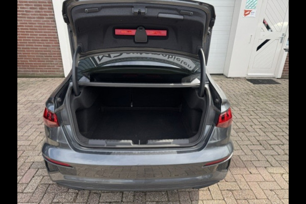 Audi A3 Limousine 30 TFSI S edition -Panorama-Virtual-Matrix