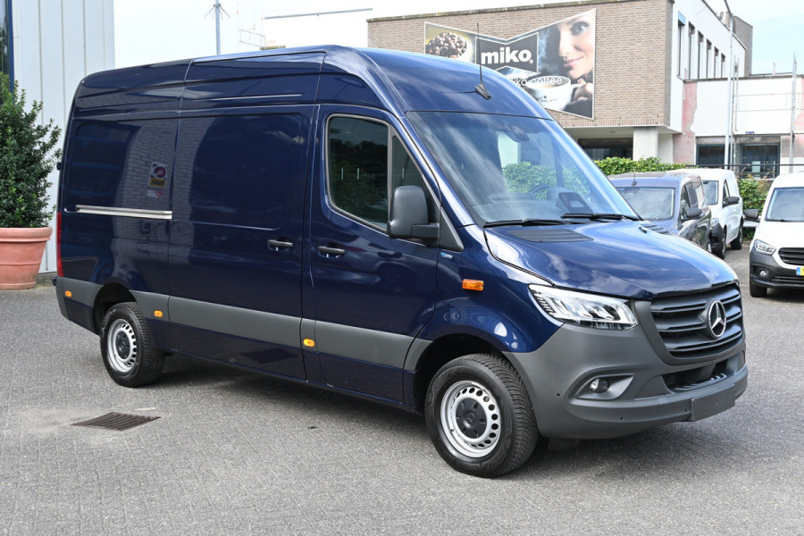 Mercedes-Benz Sprinter 317 CDI L2H2 Pro LED, Geveerde stoel, Navigatie met camera