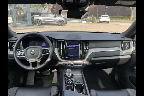 Volvo XC60 2.0 T8 Plug-in hybrid AWD Ultra Dark SOH 100% | 21'' INCH WIELEN | HARMAN KARDON | MEM. SEATS | VOOR & ACHTER STOELEN VERWARMD | STUURWIEL VERWARMD | PANO | KEYLESS | DODE HOEK | RIJKLAAR + 12 MND BOVAG GARANTIE |