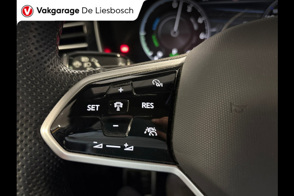 Volkswagen Touareg 3.0 TSi eHybrid 4MOTION R/pano/leer/trekhaak/luchtvering/camera/