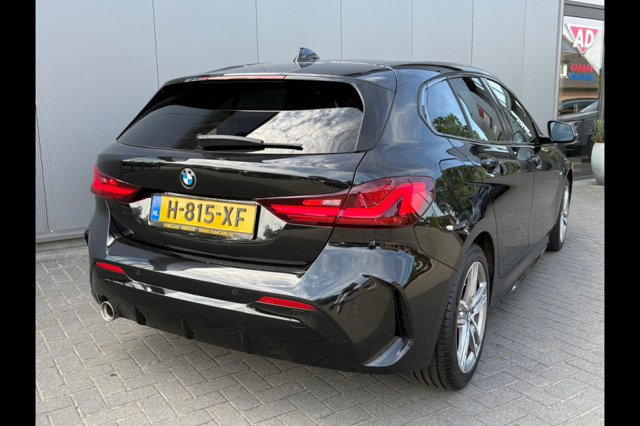 BMW 1-serie 118i 140PK Automaat Executive Edition M-Sport Sportstoelen/Parkeerhulp/Navigatie/Cruise-control