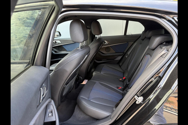 BMW 1-serie 118i 140PK Automaat Executive Edition M-Sport Sportstoelen/Parkeerhulp/Navigatie/Cruise-control