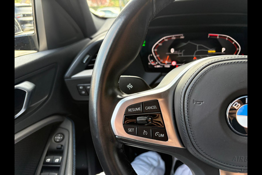 BMW 1-serie 118i 140PK Automaat Executive Edition M-Sport Sportstoelen/Parkeerhulp/Navigatie/Cruise-control