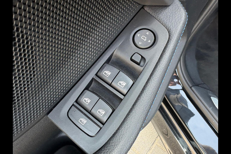 BMW 1-serie 118i 140PK Automaat Executive Edition M-Sport Sportstoelen/Parkeerhulp/Navigatie/Cruise-control