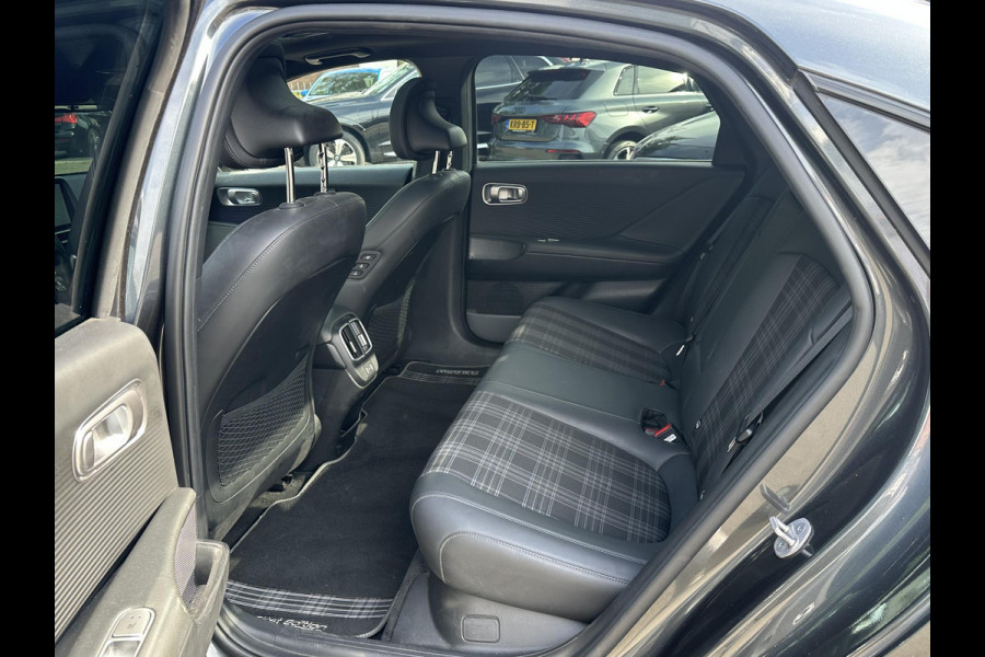 Hyundai IONIQ 6 First Edition AWD 77.4 kWh SOH 100% | PANO | STOEL VERWAMRING VOOR & ACHTER | MEM. SEAT | ELEK. STOELEN | BOSE BOXEN | 360 CAMERA | FABRIEKS GARANTIE TM 03-2028 | RIJKLAAR ! |