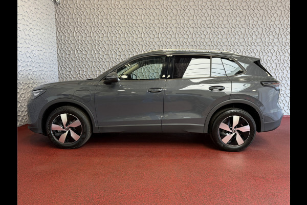 Volkswagen Tiguan 1.5 eHYBRID NIEUWE AUTO 2026 VERWARMDE STOELEN/STUUR CAMERA HARMAN KARDON AUDIO ELEK.KLEP PHEV PLUG IN HYBRID