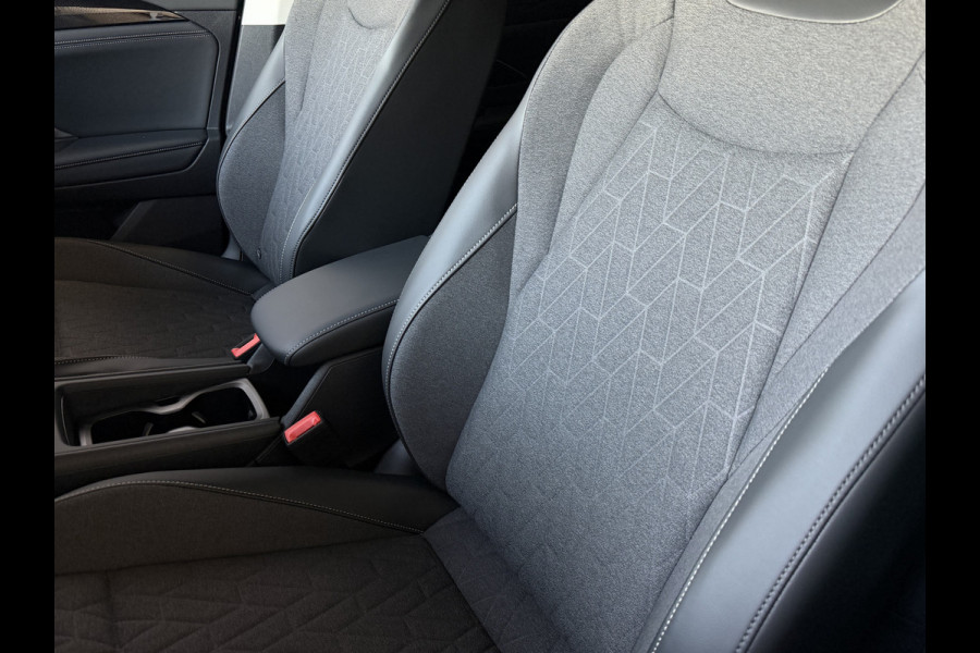 Volkswagen Tiguan 1.5 eHYBRID NIEUWE AUTO 2026 VERWARMDE STOELEN/STUUR CAMERA HARMAN KARDON AUDIO ELEK.KLEP PHEV PLUG IN HYBRID