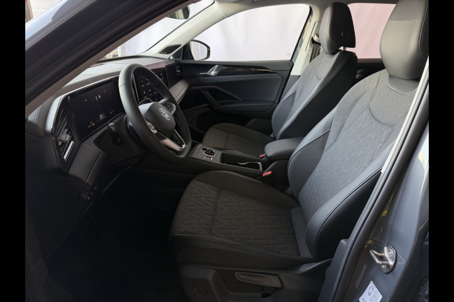 Volkswagen Tiguan 1.5 eHYBRID NIEUWE AUTO 2026 VERWARMDE STOELEN/STUUR CAMERA HARMAN KARDON AUDIO ELEK.KLEP PHEV PLUG IN HYBRID