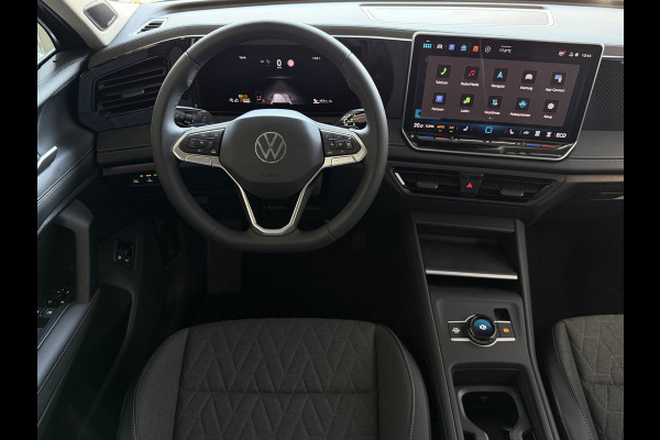 Volkswagen Tiguan 1.5 eHYBRID NIEUWE AUTO 2026 VERWARMDE STOELEN/STUUR CAMERA HARMAN KARDON AUDIO ELEK.KLEP PHEV PLUG IN HYBRID