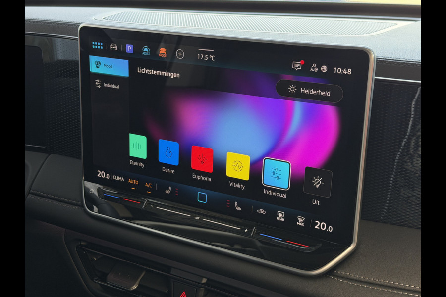 Volkswagen Tiguan 1.5 eHYBRID NIEUWE AUTO 2026 VERWARMDE STOELEN/STUUR CAMERA HARMAN KARDON AUDIO ELEK.KLEP PHEV PLUG IN HYBRID