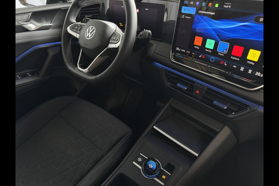 Volkswagen Tiguan 1.5 eHYBRID NIEUWE AUTO 2026 VERWARMDE STOELEN/STUUR CAMERA HARMAN KARDON AUDIO ELEK.KLEP PHEV PLUG IN HYBRID