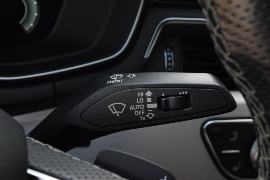 Audi A5 Cabriolet 35 TFSI S edition Compet.|Nekverwarm.|Massage|