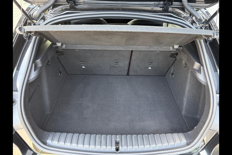 BMW 1-serie 118i 140PK Automaat Executive Edition M-Sport Sportstoelen/Parkeerhulp/Navigatie/Cruise-control