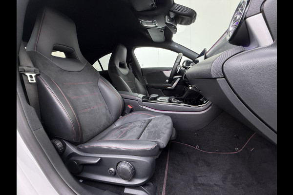 Mercedes-Benz CLA-Klasse 180 AMG line | Night Sfeer Dodehoek Trekhaak