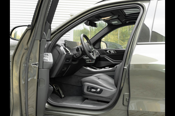BMW X5 xDrive50e - M-Sport - M-zetels - Pano - Trekhaak - Driving Ass Prof