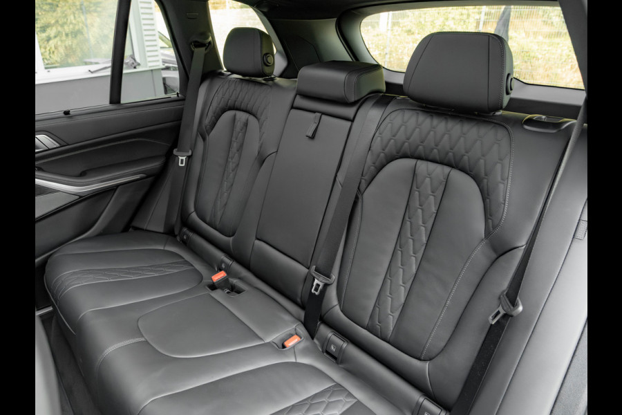 BMW X5 xDrive50e - M-Sport - M-zetels - Pano - Trekhaak - Driving Ass Prof