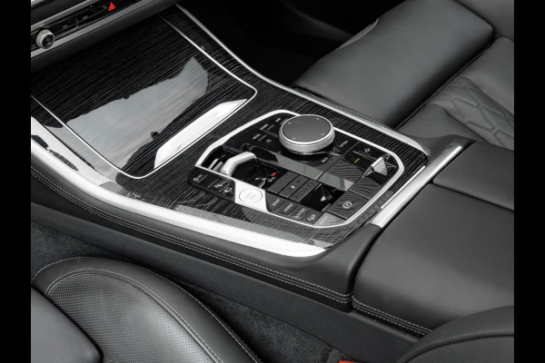 BMW X5 xDrive50e - M-Sport - M-zetels - Pano - Trekhaak - Driving Ass Prof