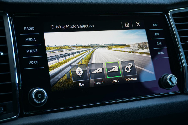 Škoda Kodiaq 1.5 TSI Style 7p. + CAMERA / APPLE CARPLAY / KEYLESS / TREKHAAK / ACC