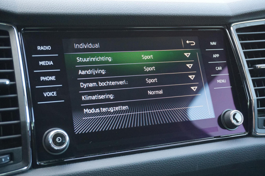 Škoda Kodiaq 1.5 TSI Style 7p. + CAMERA / APPLE CARPLAY / KEYLESS / TREKHAAK / ACC