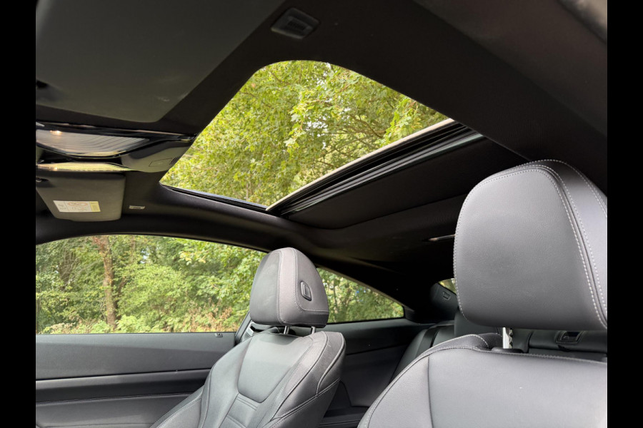 BMW 4 Serie Coupé 420i High Executive M-Pakket GARANTIE TOT 07-2032* . PANORAMA-DAK . PARKEERSENSOREN VOOR & ACHTER . STOELVERWARMING . 1E EIGENAAR! .