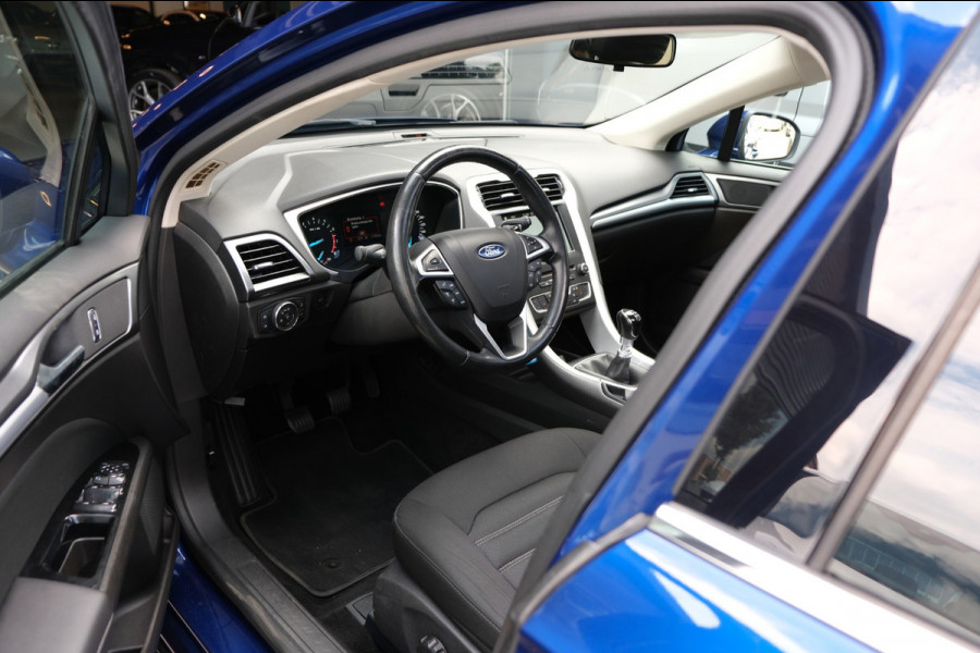 Ford Mondeo Wagon 1.5 Titanium |PANORAMADAK| 117dkm! Navigatie/ALL-Season Banden/Stoelverwarming