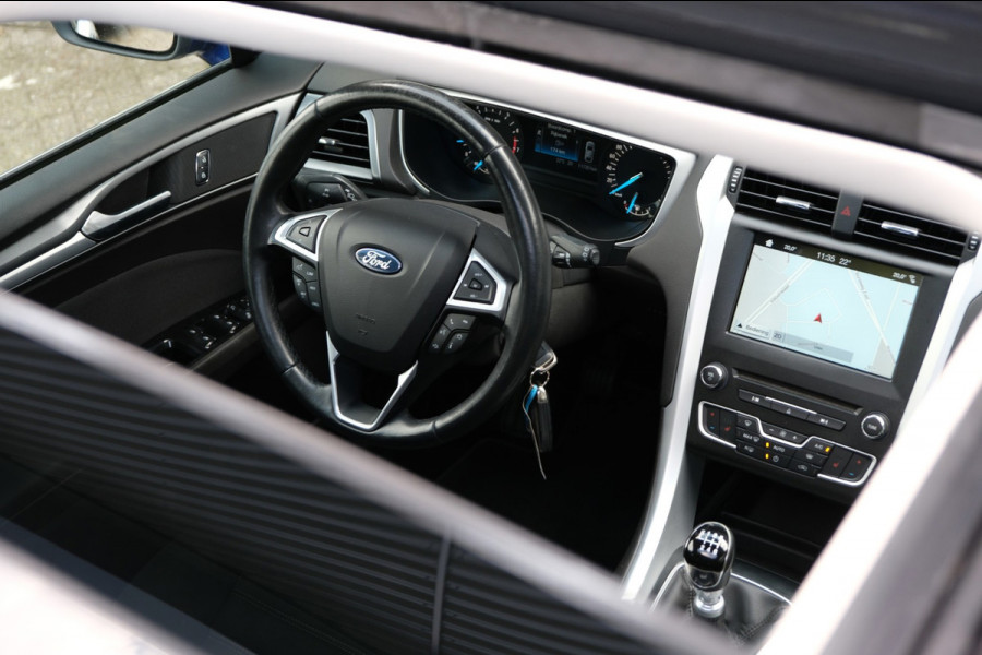 Ford Mondeo Wagon 1.5 Titanium |PANORAMADAK| 117dkm! Navigatie/ALL-Season Banden/Stoelverwarming