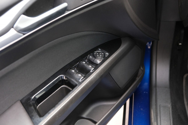 Ford Mondeo Wagon 1.5 Titanium |PANORAMADAK| 117dkm! Navigatie/ALL-Season Banden/Stoelverwarming