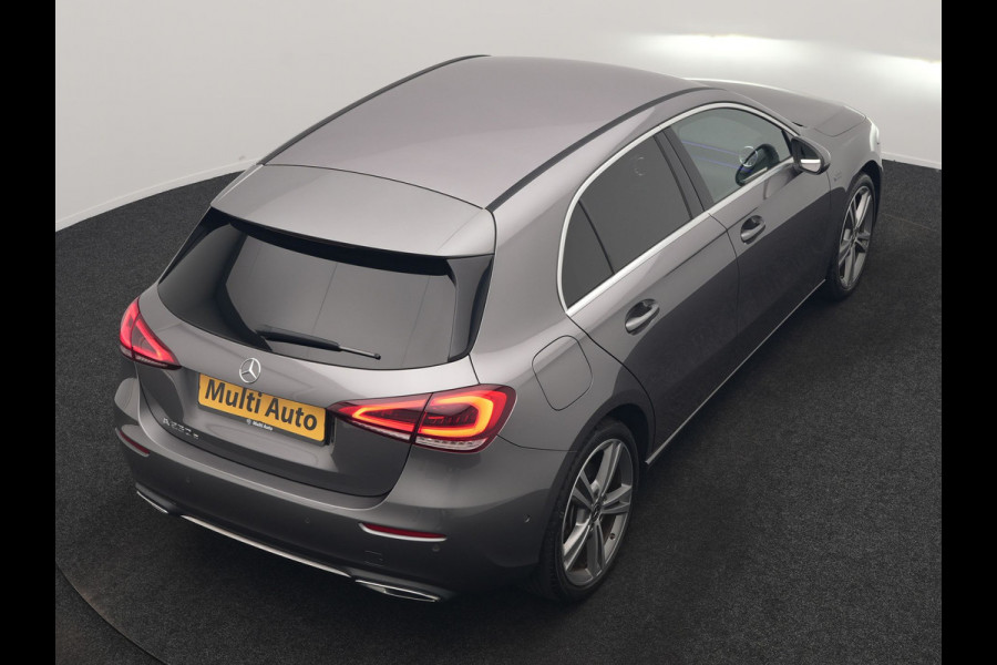 Mercedes-Benz A-Klasse 250 e Progressive PHEV 218pk Dealer O.H. | Camera | Lederen Sportstoelen Ventilatie & Verwarmd | Burmester Audio | Blis | Sfeerverlichting | Apple Carplay | LED Koplampen | Cruise Control | Navigatie | DAB | 19"L.M | Plug In Hybrid