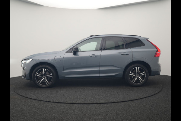 Volvo XC60 T6 AWD R-Design PHEV 340pk Dealer O.H. | Panodak | Adaptive Cruise | Head Up | 360 Camera | Harman / Kardon | Lederen Sportstoelen Memory & Verwarmd | Stuur Verwarmd | Google Assistent | Keyless | Apple Carplay | Navigatie | DAB | Plug In Hybrid |