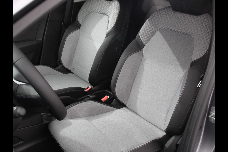 Mitsubishi Colt 1.6 HEV Automaat Intense Apple Carplay/Android Auto Camera Climate Control Cruise Control Lichtmetalen velgen Digitale Cockpit
