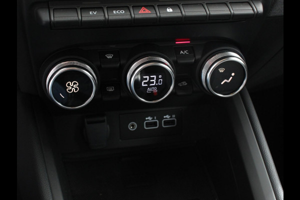 Mitsubishi Colt 1.6 HEV Automaat Intense Apple Carplay/Android Auto Camera Climate Control Cruise Control Lichtmetalen velgen Digitale Cockpit